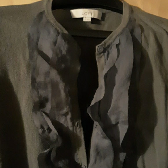 🐻Light fancier sweater top🐻 - Picture 2 of 4